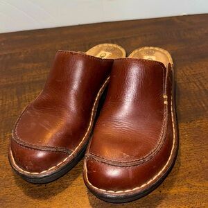 Cherokee Women’s Brown Leather Mules Size 5.5